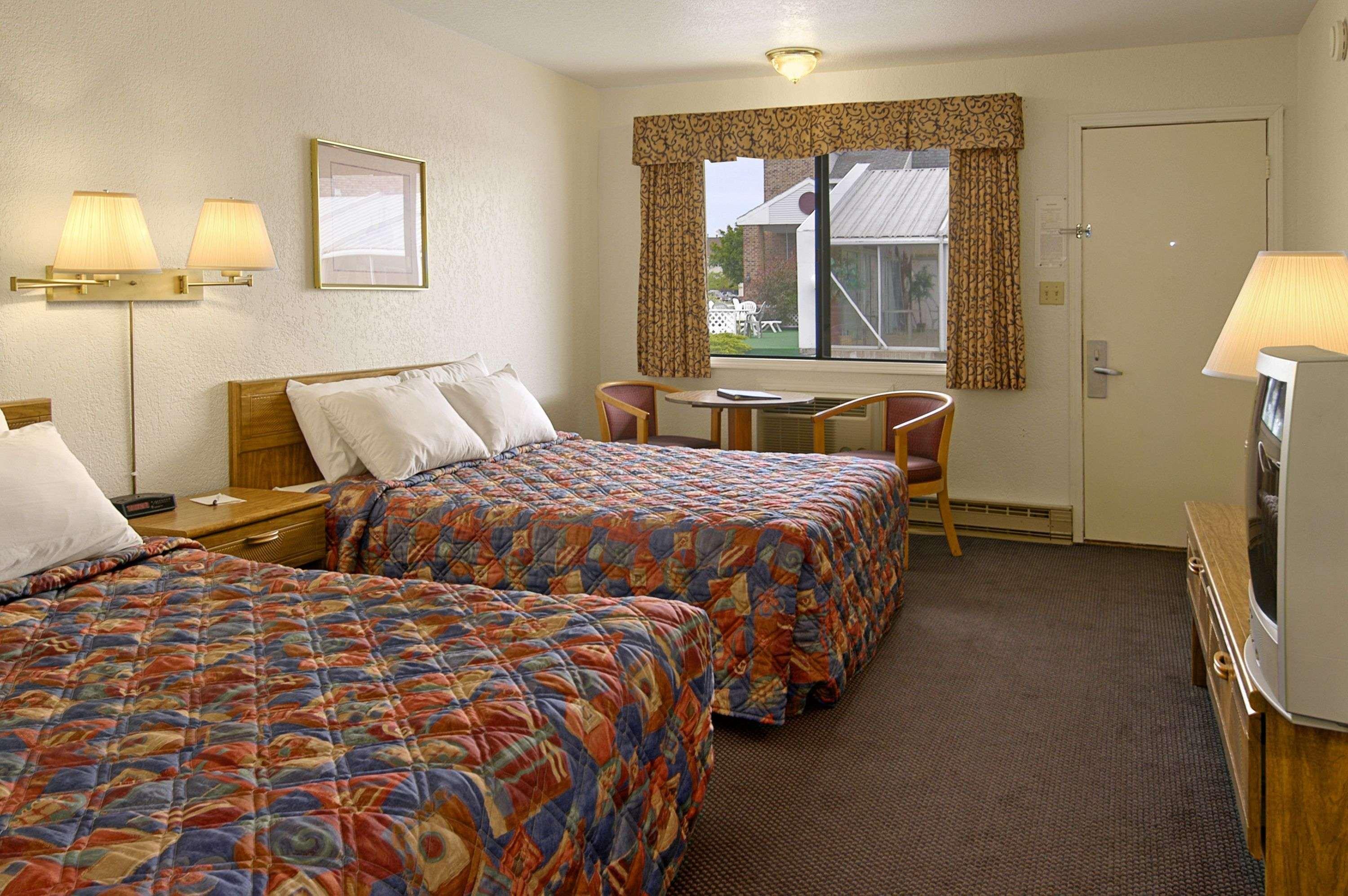 Days Inn By Wyndham Mackinaw City - Lakeview Exterior foto
