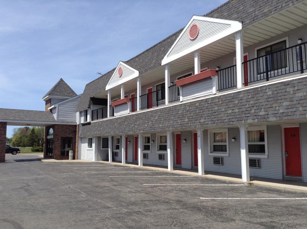 Days Inn By Wyndham Mackinaw City - Lakeview Exterior foto