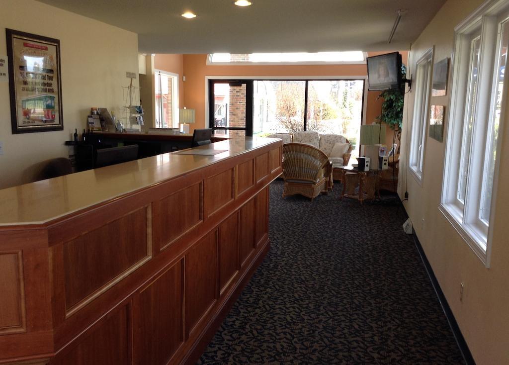 Days Inn By Wyndham Mackinaw City - Lakeview Exterior foto